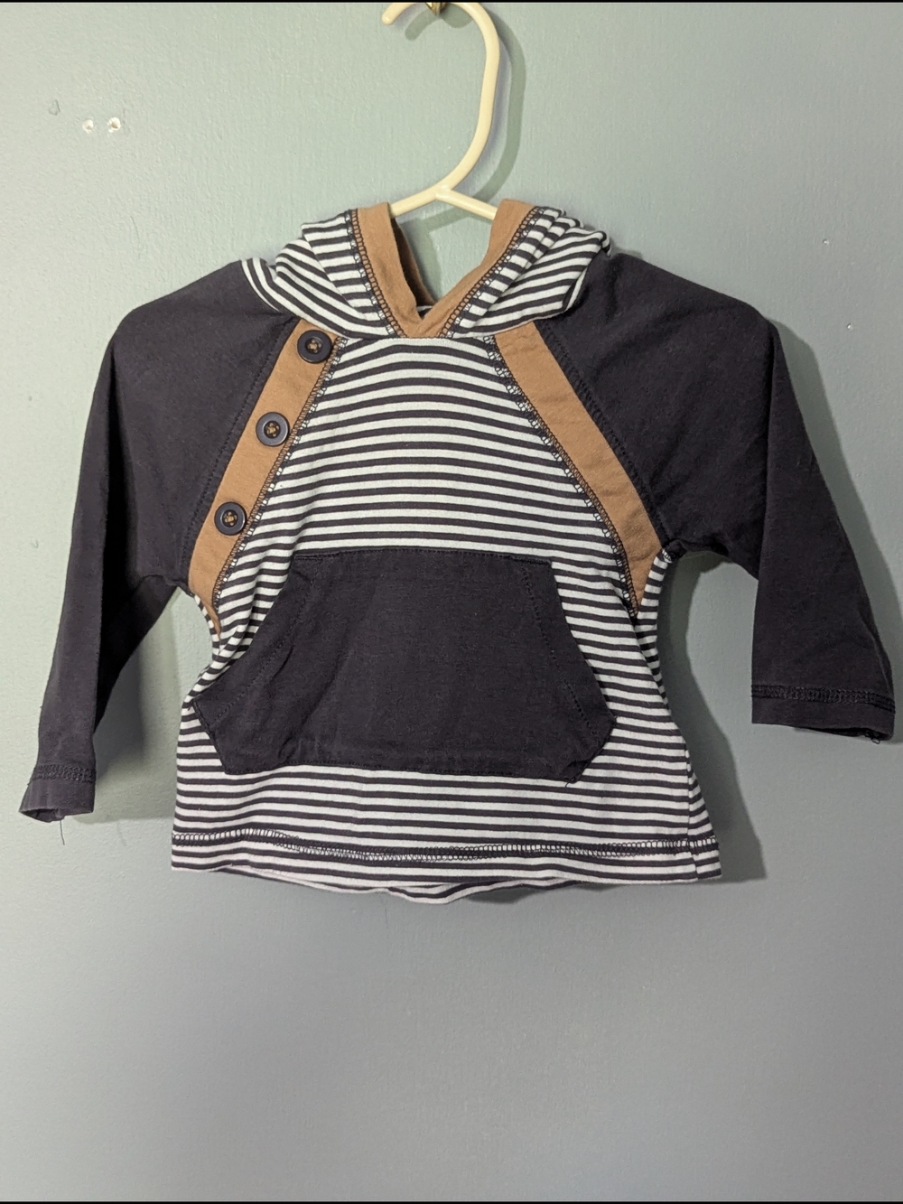 4/$10 ✨ Tommy Bahama Baby Striped Black & White Hooded Pullover Tan Accents